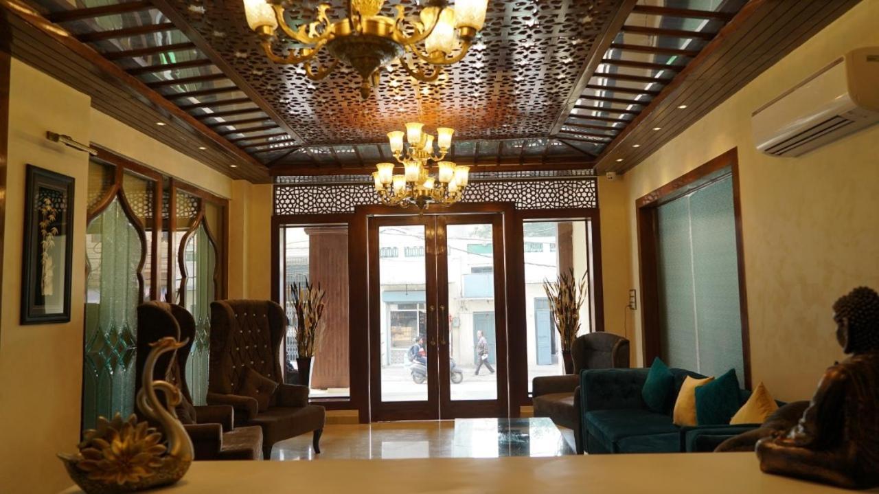 Hotel Sukh Mehal Jalandhar Exteriör bild