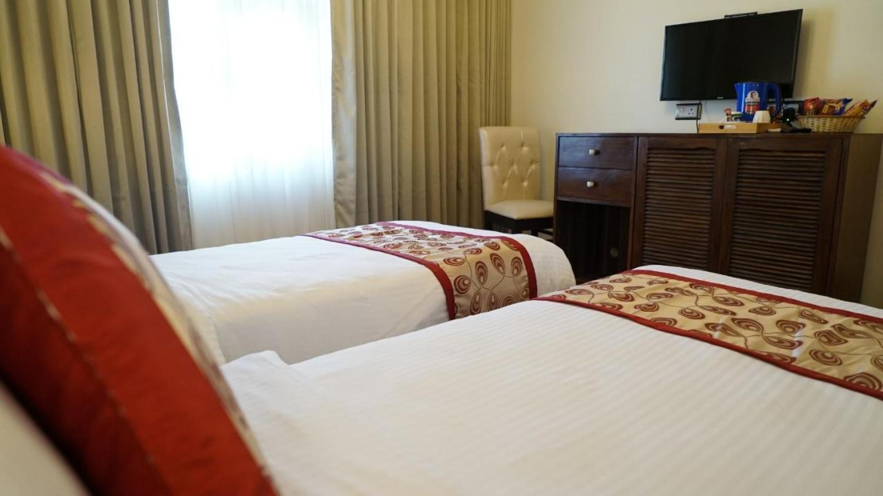 Hotel Sukh Mehal Jalandhar Exteriör bild